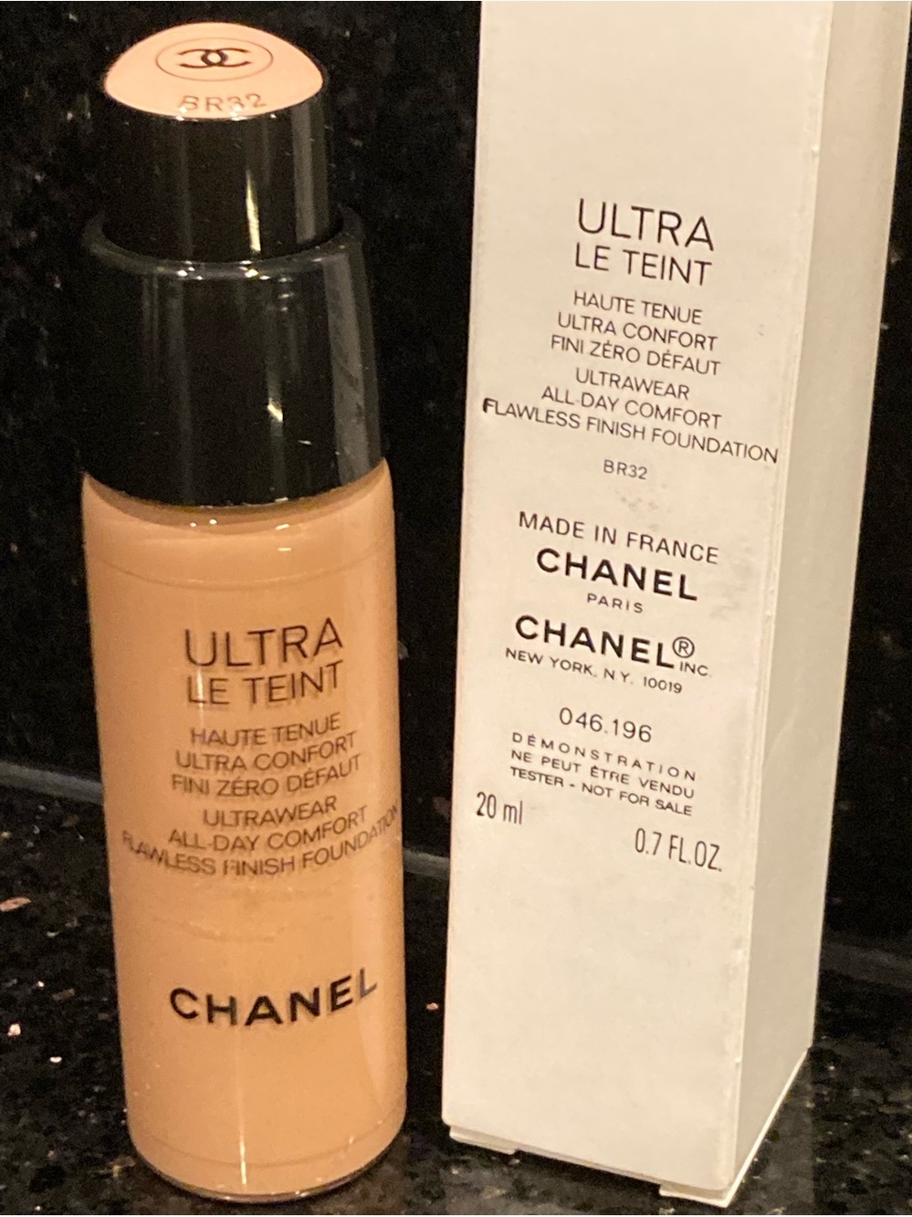 CHANEL Makeup Ultra Le Teint Foundation (BR32)-Free Lancôme Bag/2 MAC Mascara